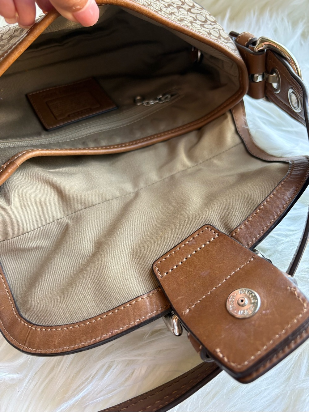 ! SOLD! COACH Soho Buckle Shoulder Bag - F10925 - Khaki Signature Leather Y2 - Picture 7 of 8